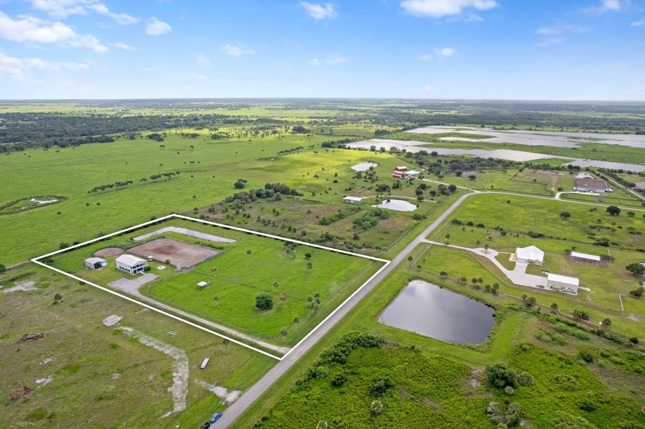 8 STALLS  •  8+ ACRES • ARENA • TURNKEY HOME - photo 3