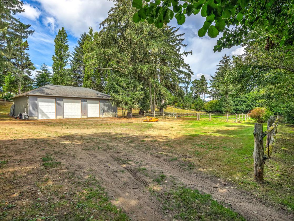 Coastal Ranch - Ride Directly from Barn to Beach! - photo 27