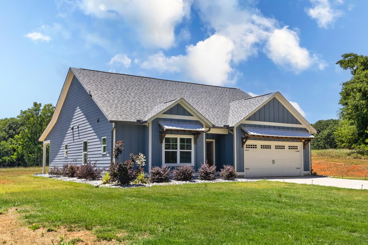 Beautiful Home on 4 Acres with Mini-Farm Potential - photo 3