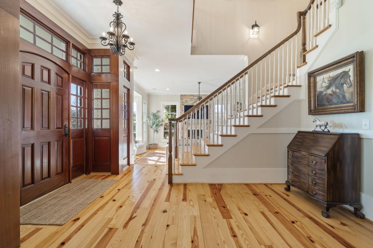 Luxury Farmhouse Equestrian Estate - photo 8