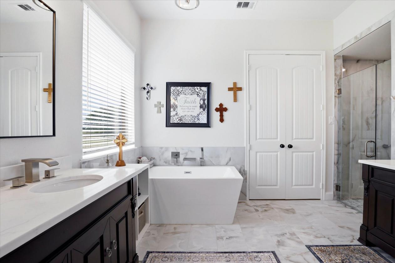 Refined North Texas Ranchette with Home & Barn - photo 16
