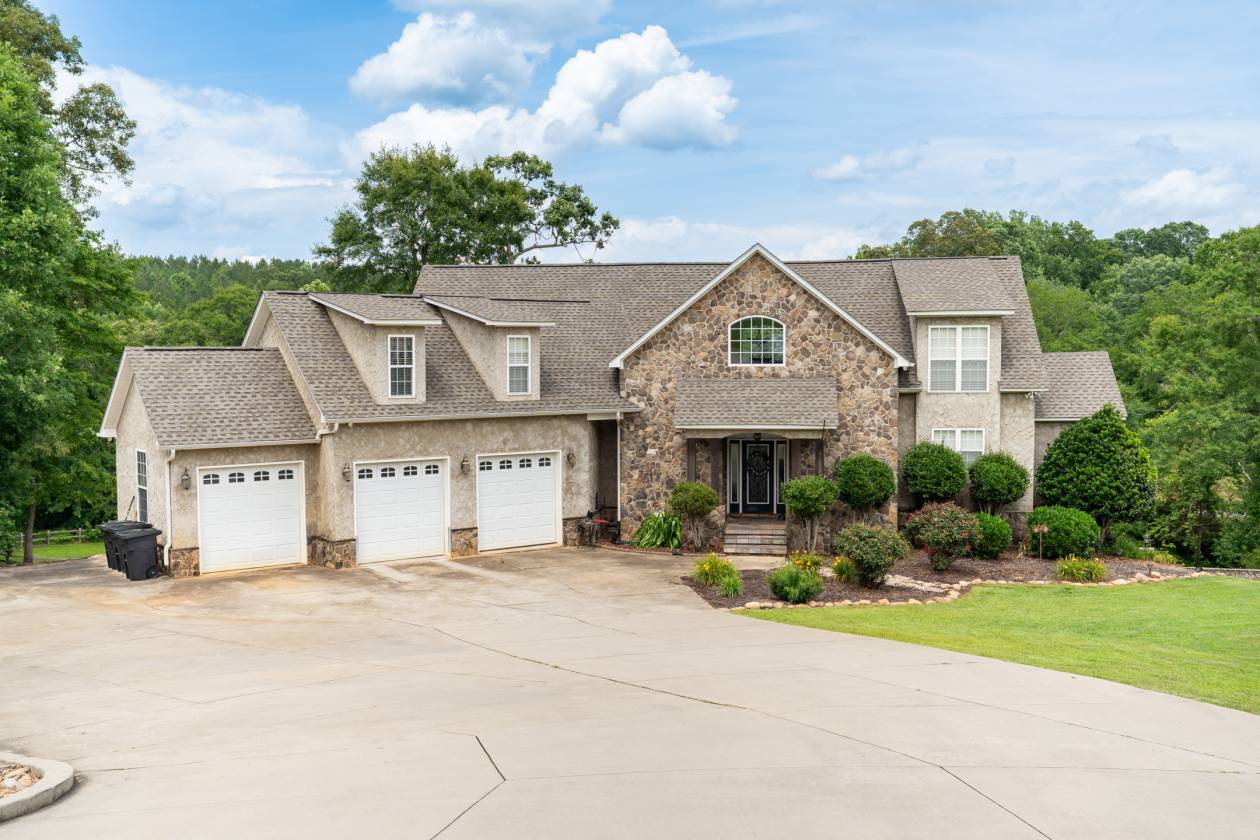 Horse Property for sale.