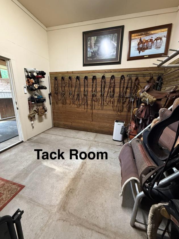Equestrian Facility in Buckingham - photo 11
