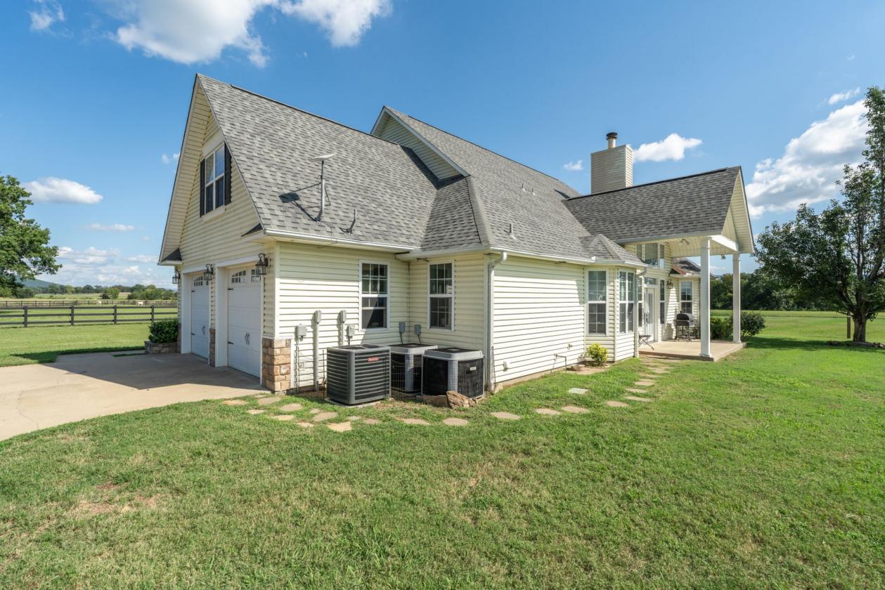 Home & 10 Acres - photo 3