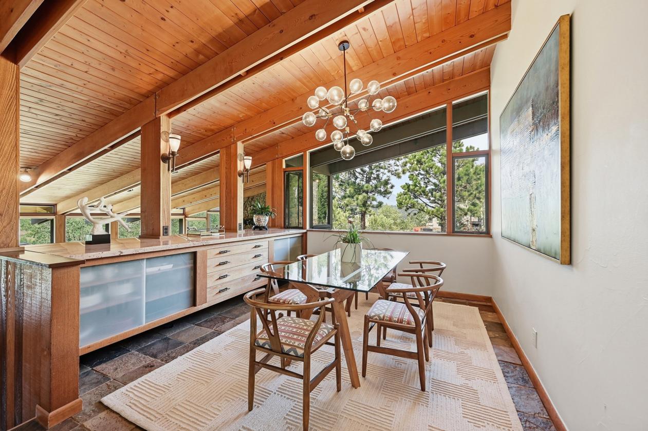 MCM Architecture & Mountain Views! - photo 12