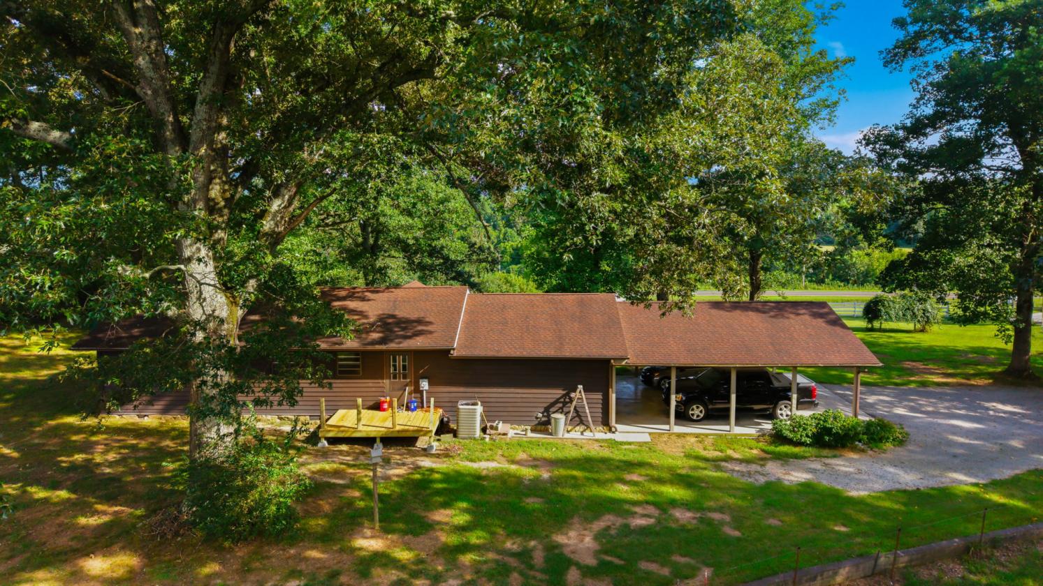 Horse property with mountain views! - photo 25
