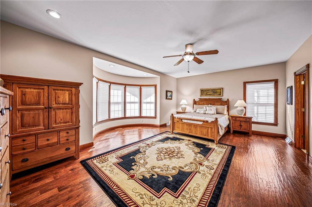 EQUESTRIAN COUNTRY ESTATE WITH CUSTOM HOME & BARN ON BEAUTIFUL PARK-LIKE SETTING - photo 25