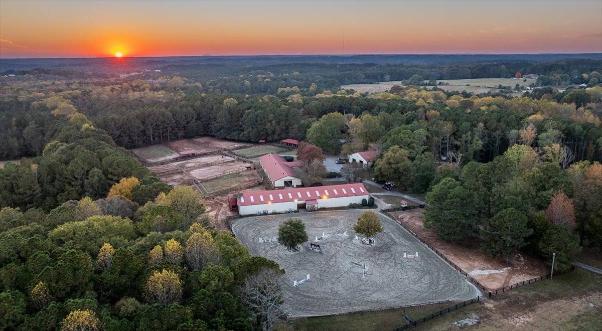 Horse Property for sale.