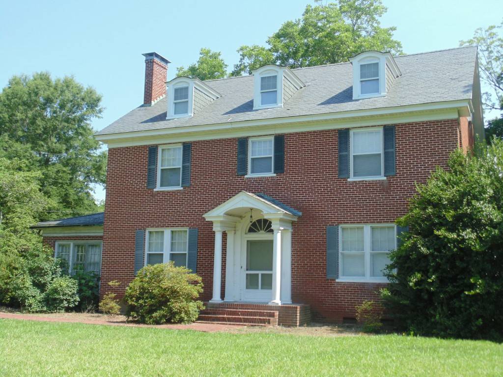 40+ ACRE HORSE PROPERTY WITH 4000+ SQUARE FOOT HISTORIC HOME