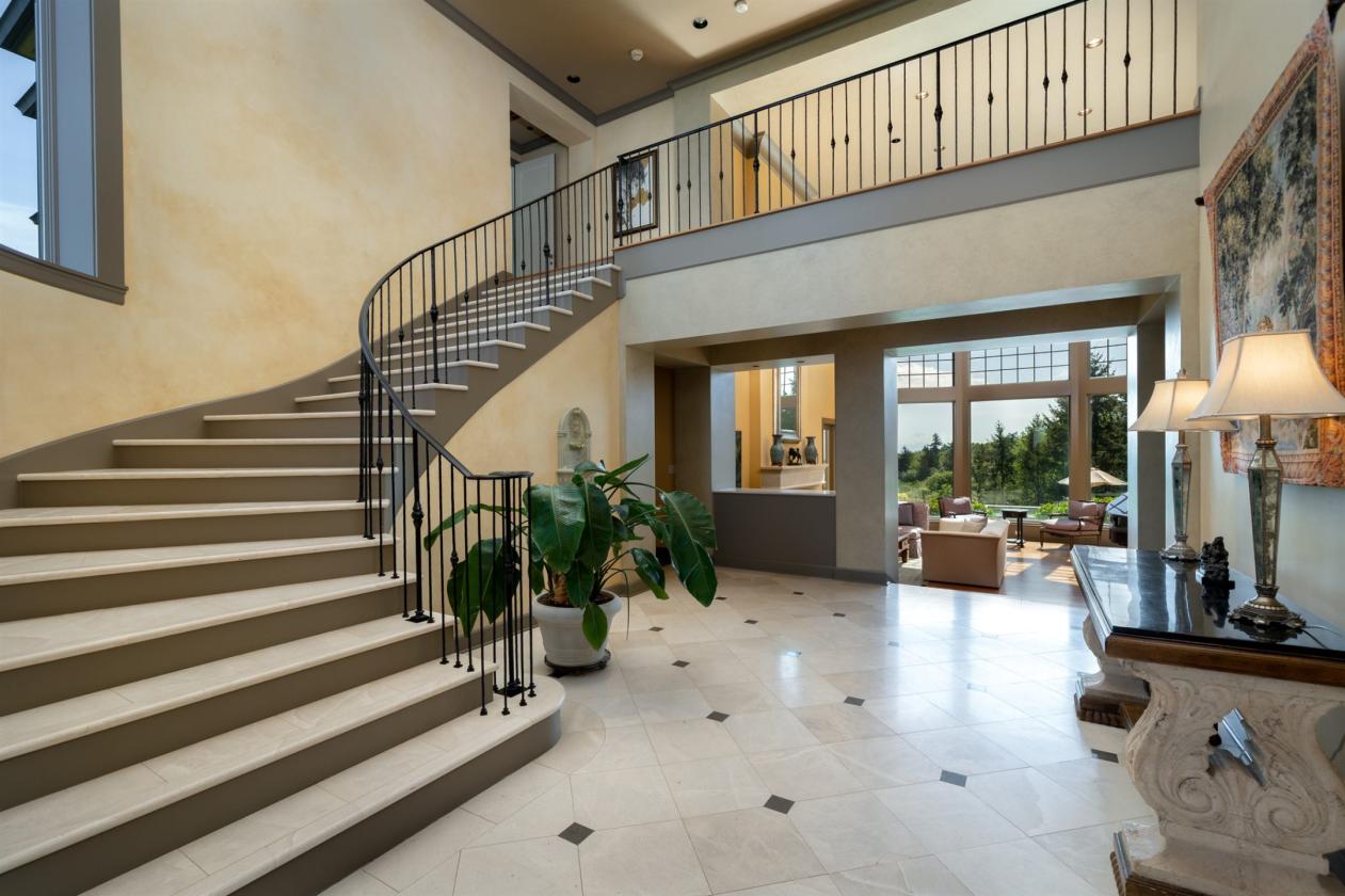 Luxury equestrian estate with pool, barn, arenas - photo 4