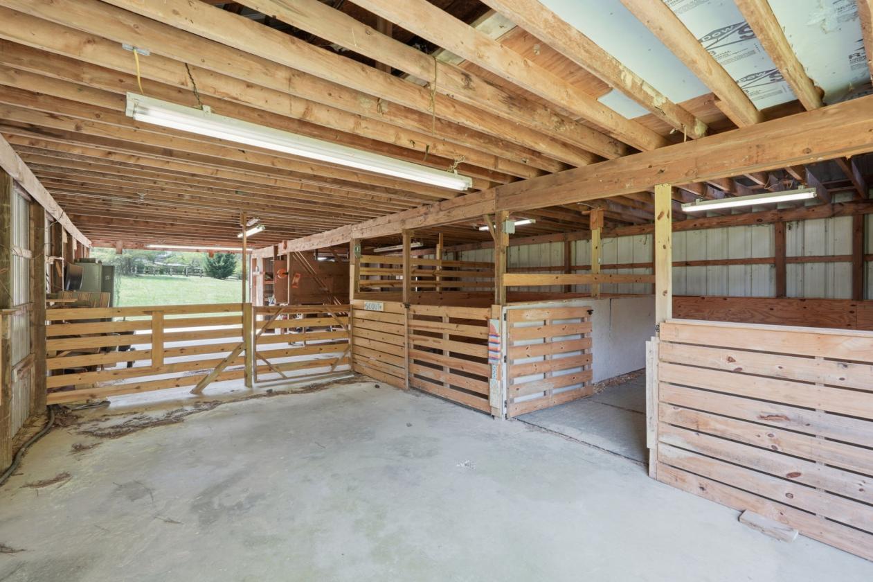 Country Living in Gwinnett County! - photo 9