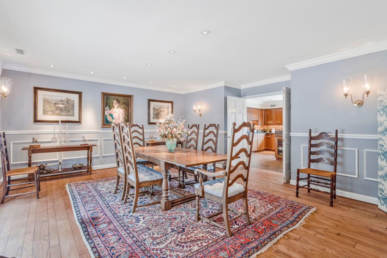 Custom-Crafted Equestrian Estate on 13 Acres - photo 11