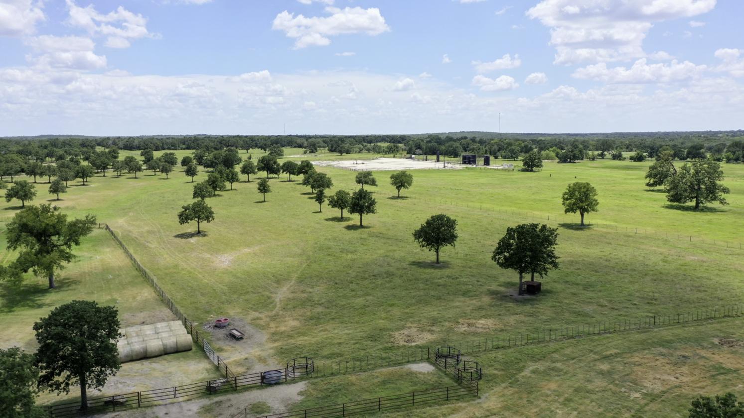 Luxury 32-acre Ranch Estate near Texas A&M - photo 27
