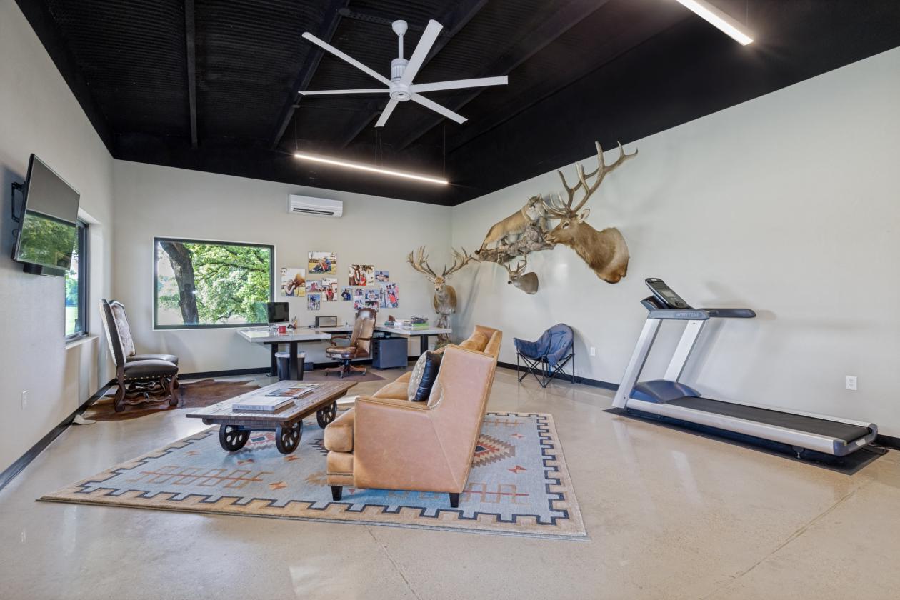 Luxury Equestrian Estate - Wise County - photo 17