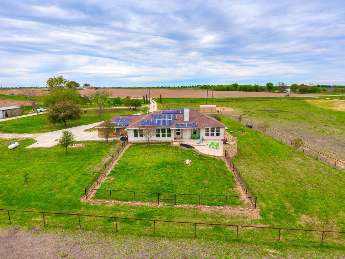 countryside ranch home in Granger TX. Fenced, cross fenced