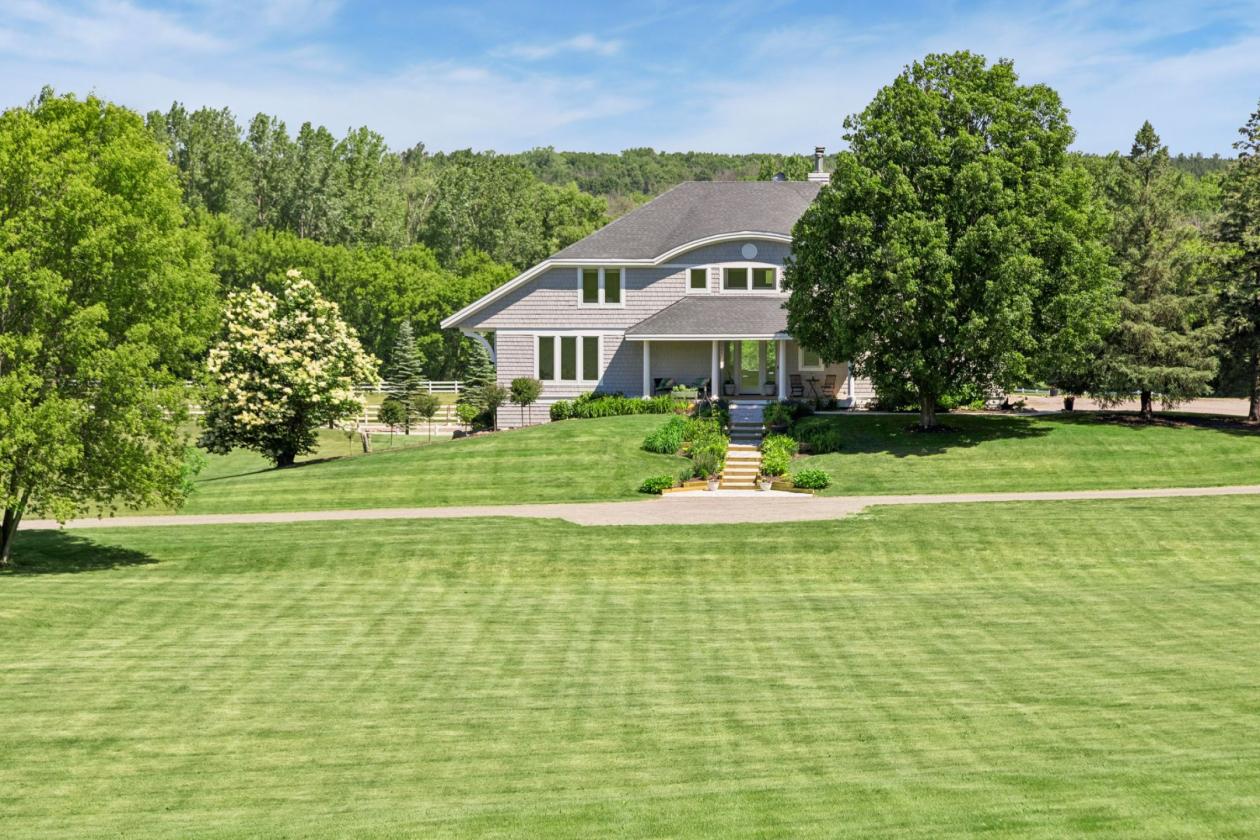 Stunning 5.73 Acre - Equestrian Friendly - Updated - photo 24
