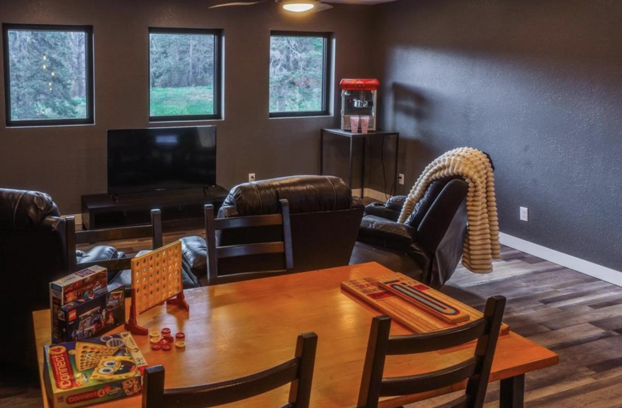 Modern Farmhouse on 36 Acres - photo 9