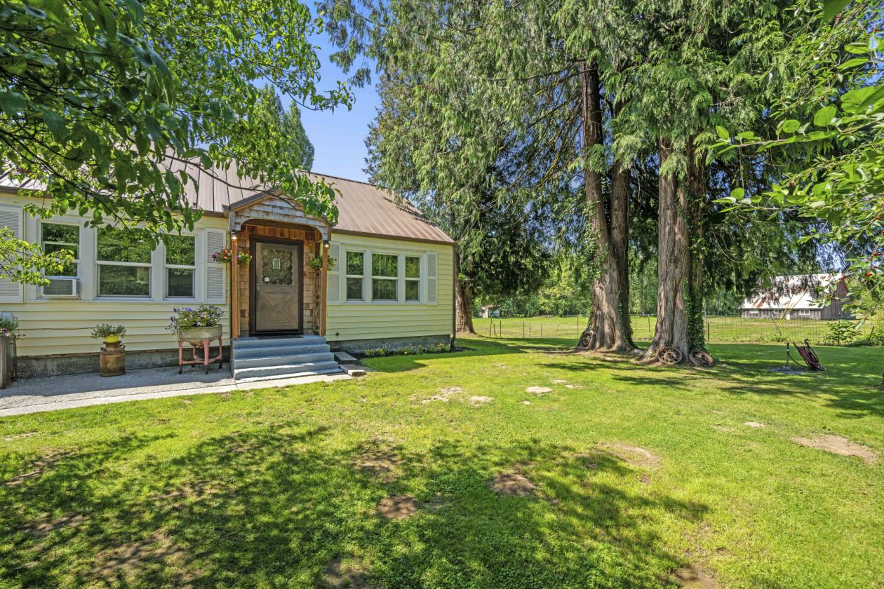 Updated Farmhouse Equestrian Estate - photo 16