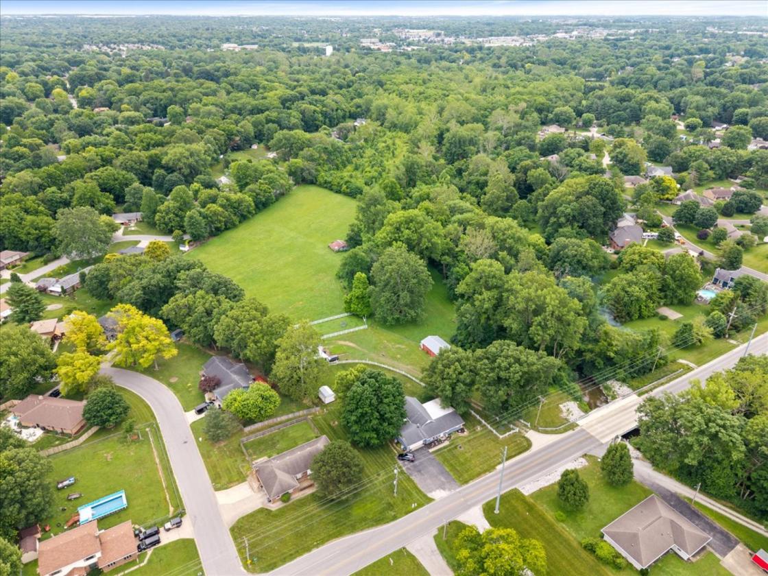 Nearly 12 acre horse farm! - photo 4