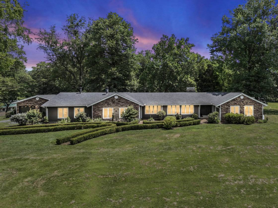 Horse Property for sale.