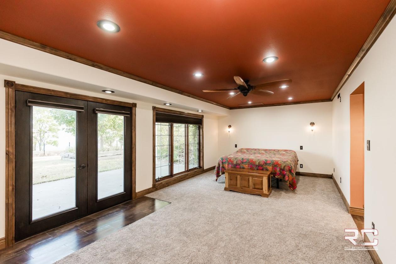 Country Home on 25 acres in Russell County, KS - photo 9