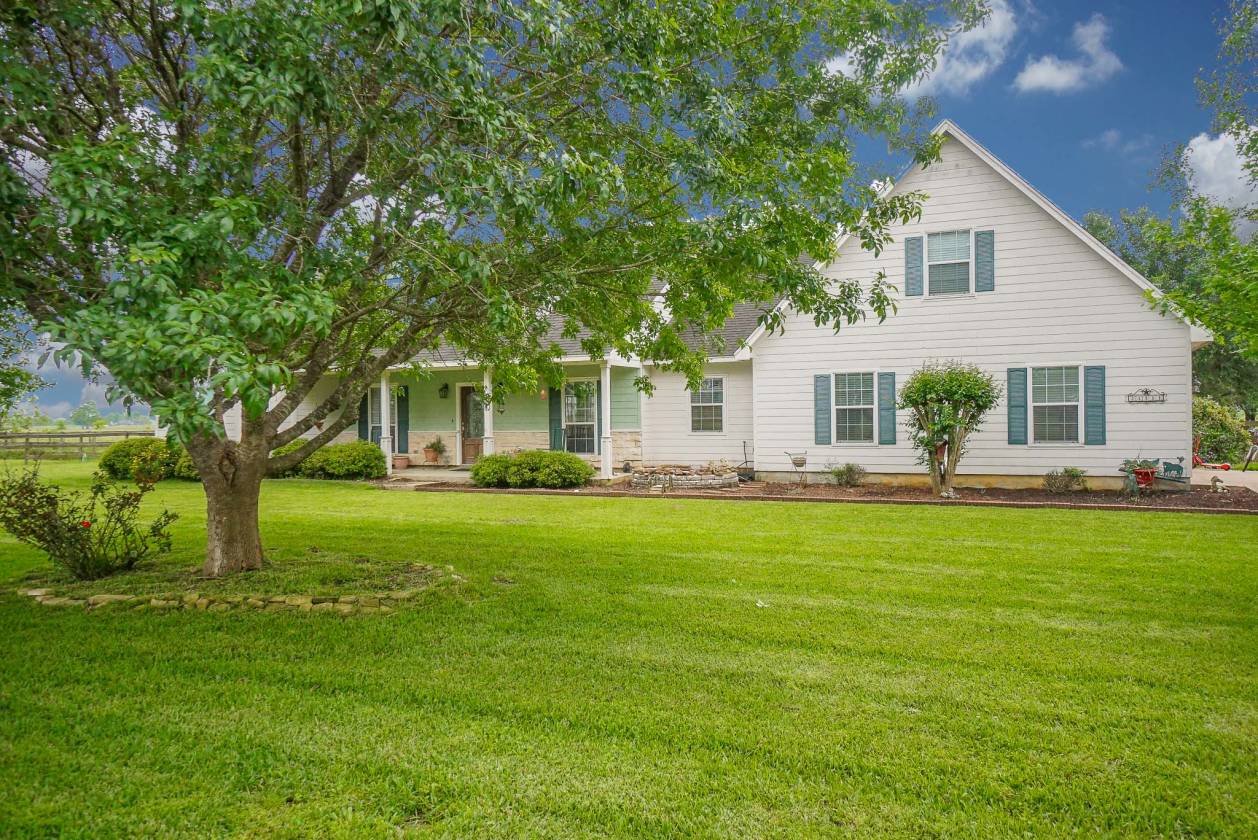 20+ Unrestricted Acres. Horses Included!! Waller, Waller County