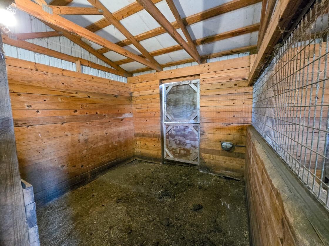 +/-174.7 ac with Log Home, Morton, and Horse Barn - photo 22