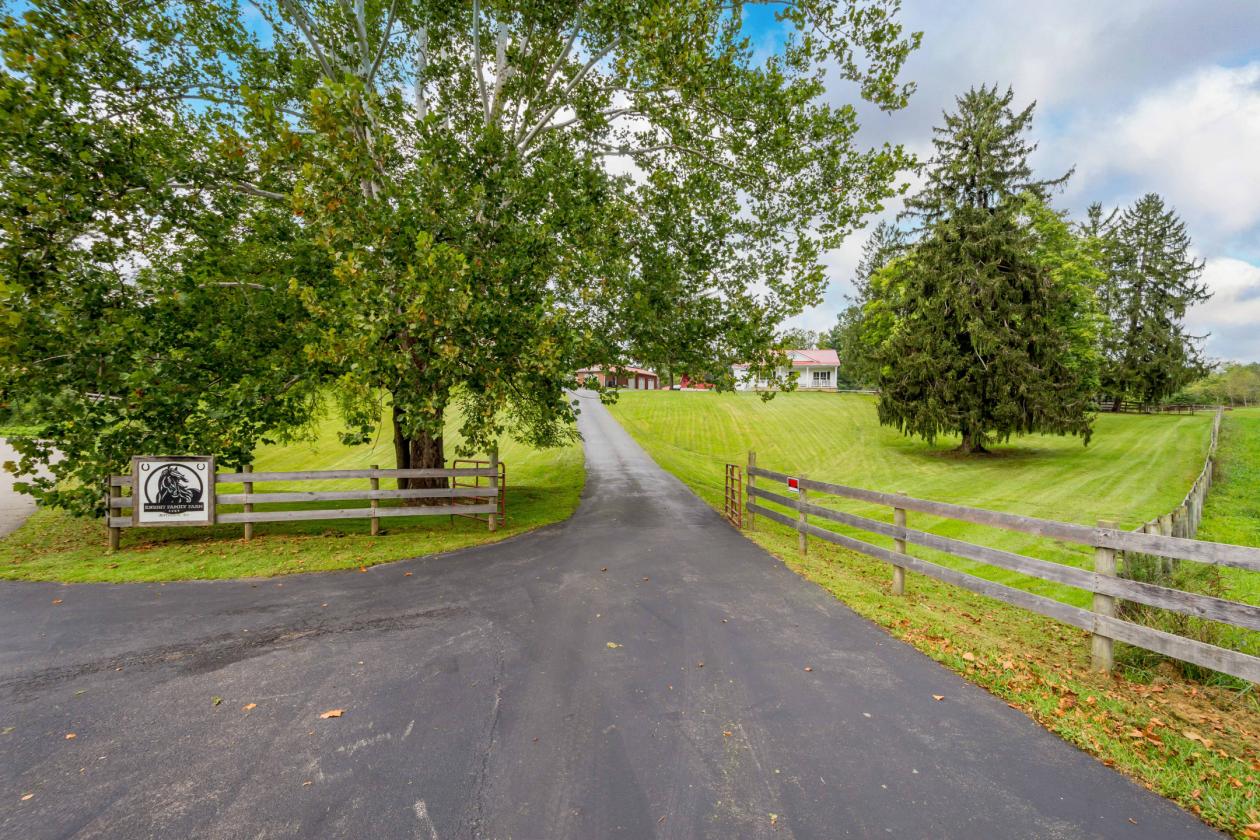 Rare Private Country Retreat - photo 3