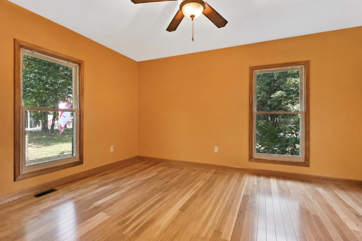 Spacious Cabin in BSF Equestrian community - photo 19