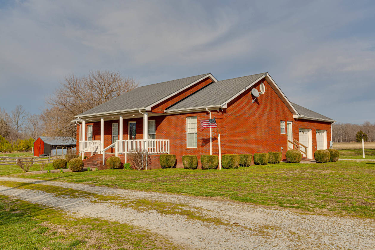 295,000 for Horse property for sale Lawrenceburg, TN Lawrenceburg