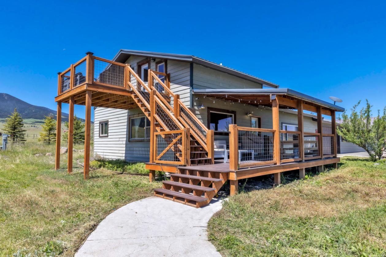 Home, ADU, Barn, 10 acres and Million Dollar views - photo 5