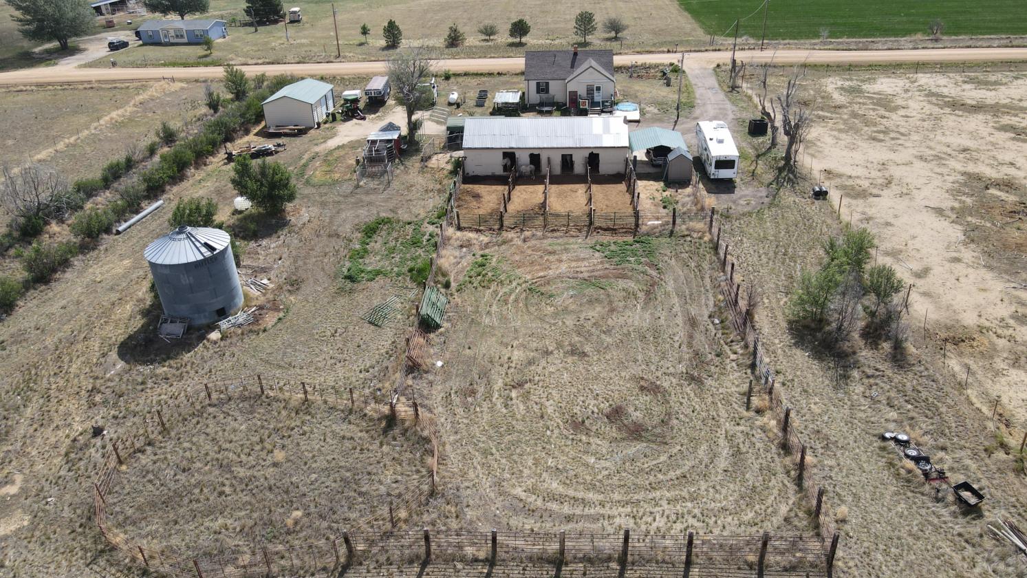 Peaceful Country Lifestyle on 2.5 Acres - photo 4