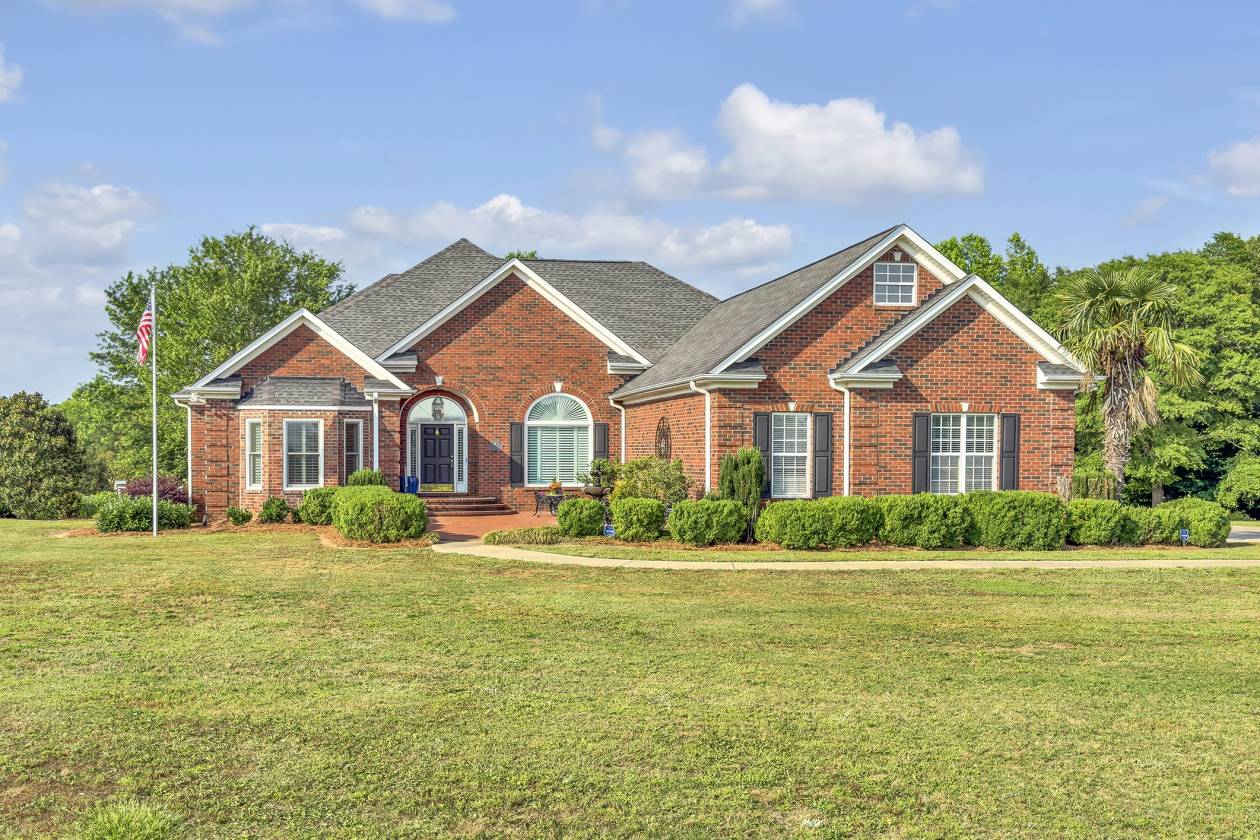 Horse Property for sale.