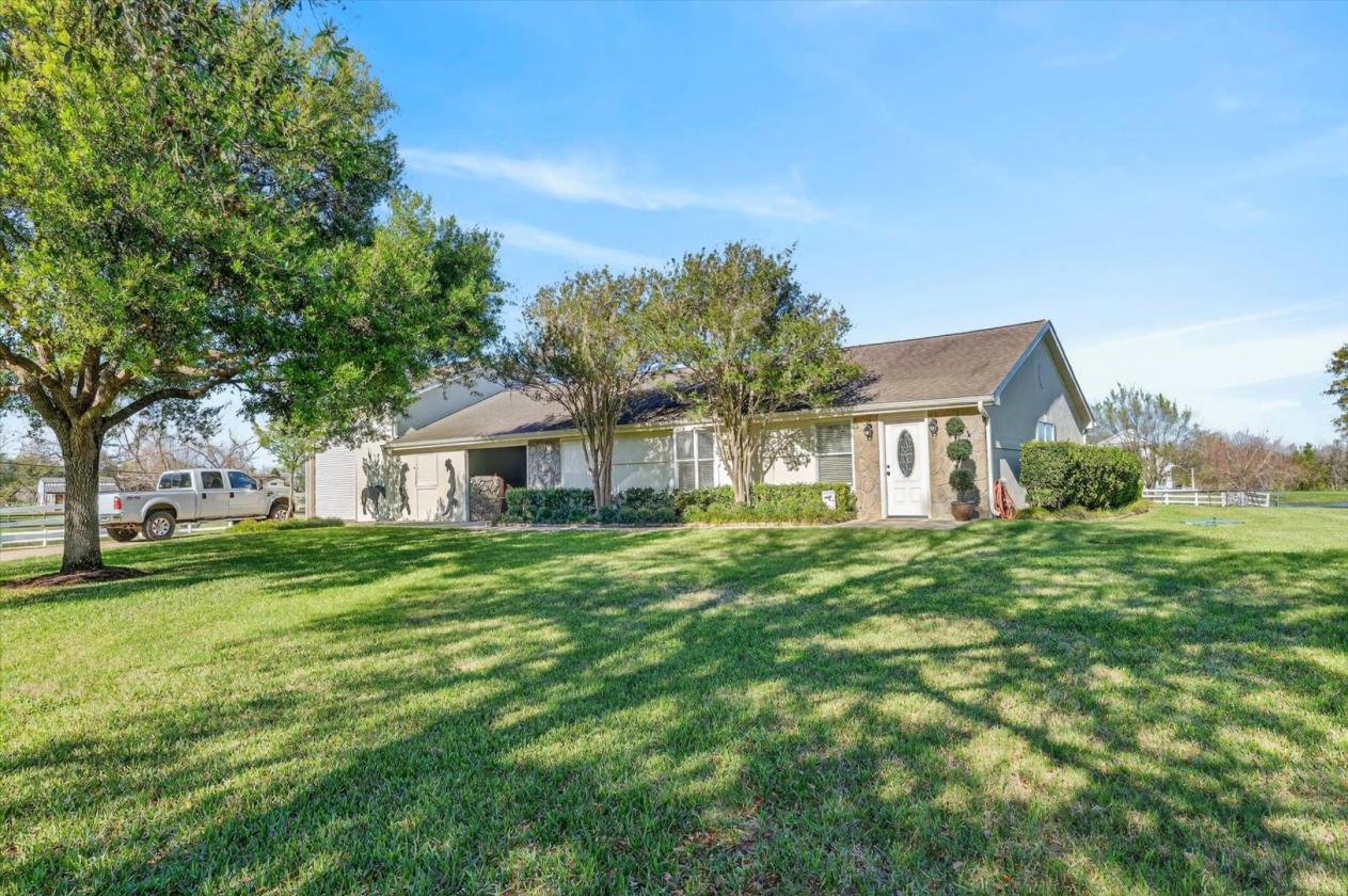 7 Acres • Barn • Pool • Guest House - photo 26
