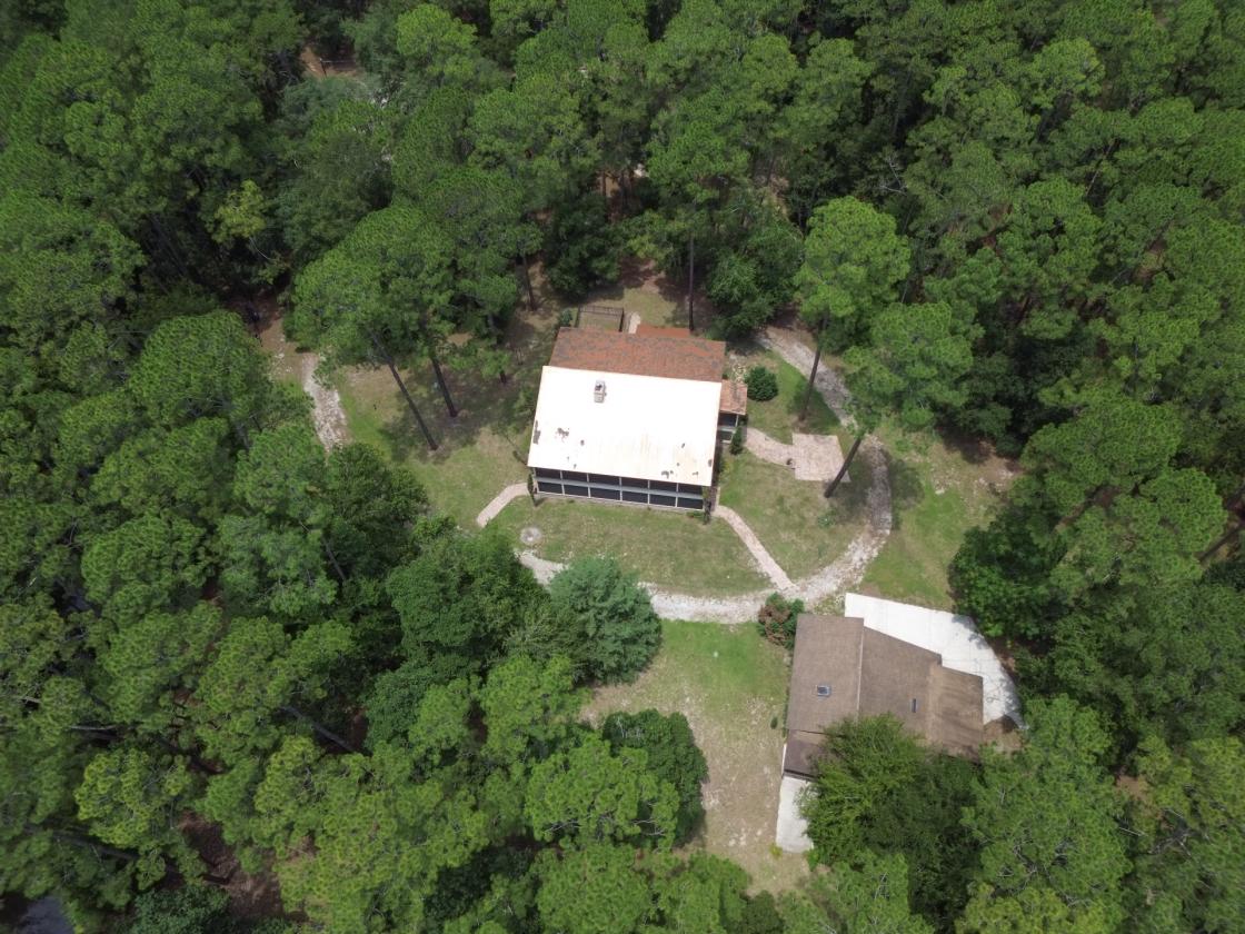 Luxury lake estate with acreage and horse stalls - photo 26