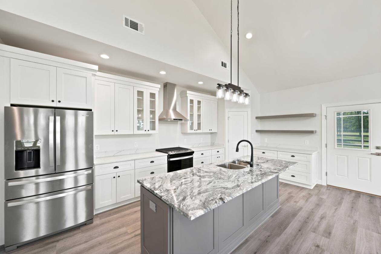 New Move-In Ready Equestrian Home on 8.72 Acres - photo 8