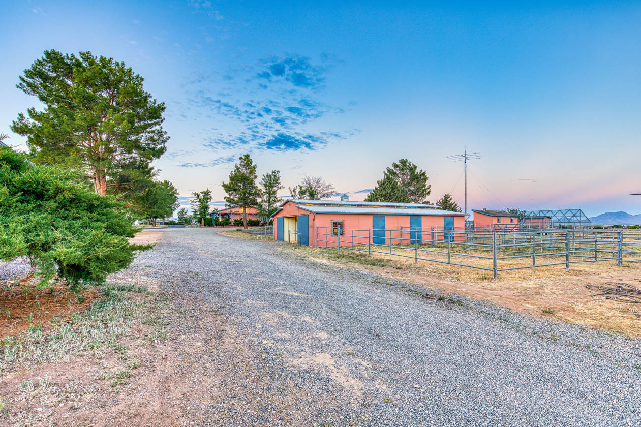 Extremely rare, Prescott area multifamily farm/ranch w/endless