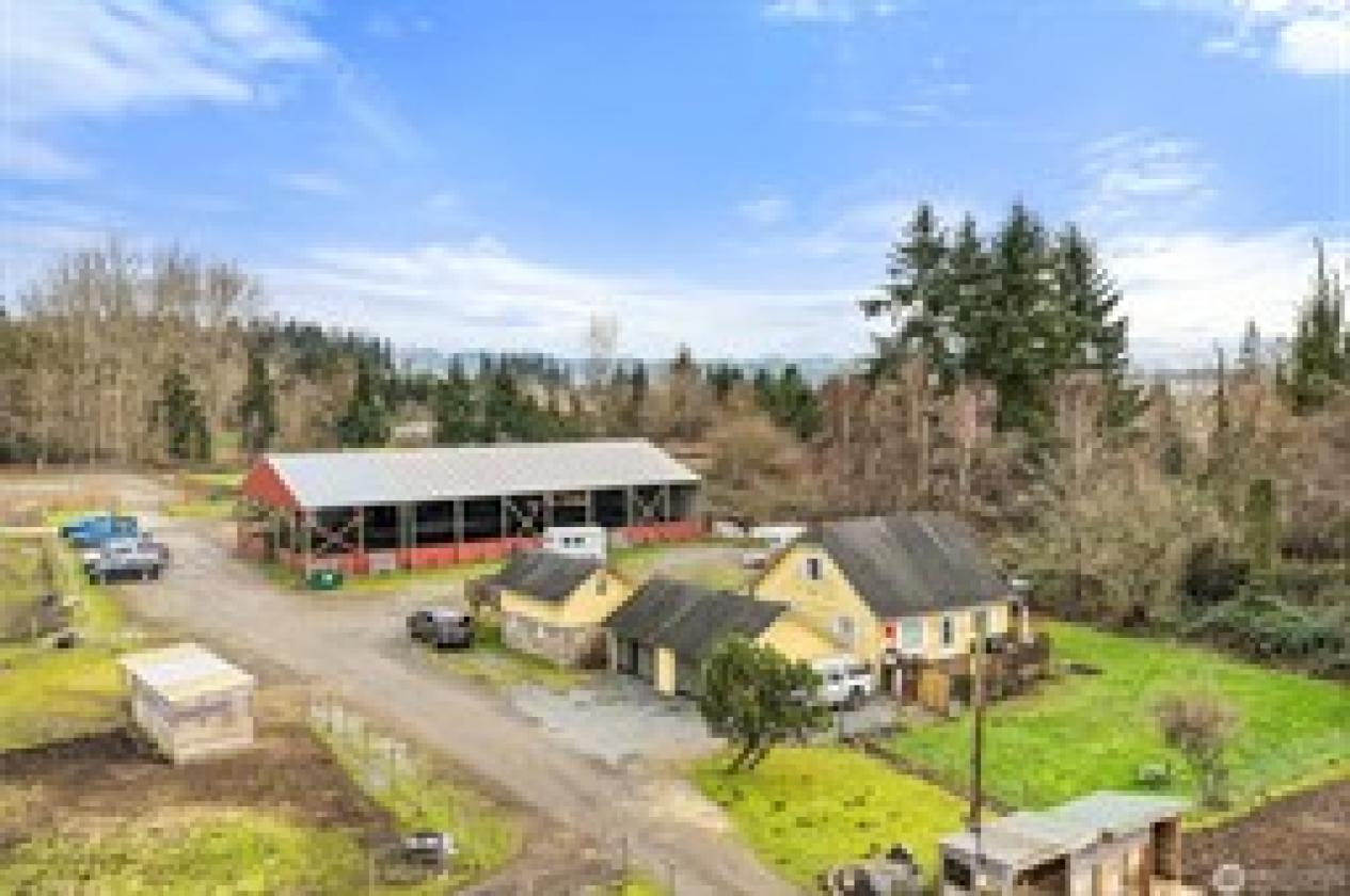 ESTABLISHED 10- ACRE EQUESTRIAN BOARDING OPERATION - photo 5