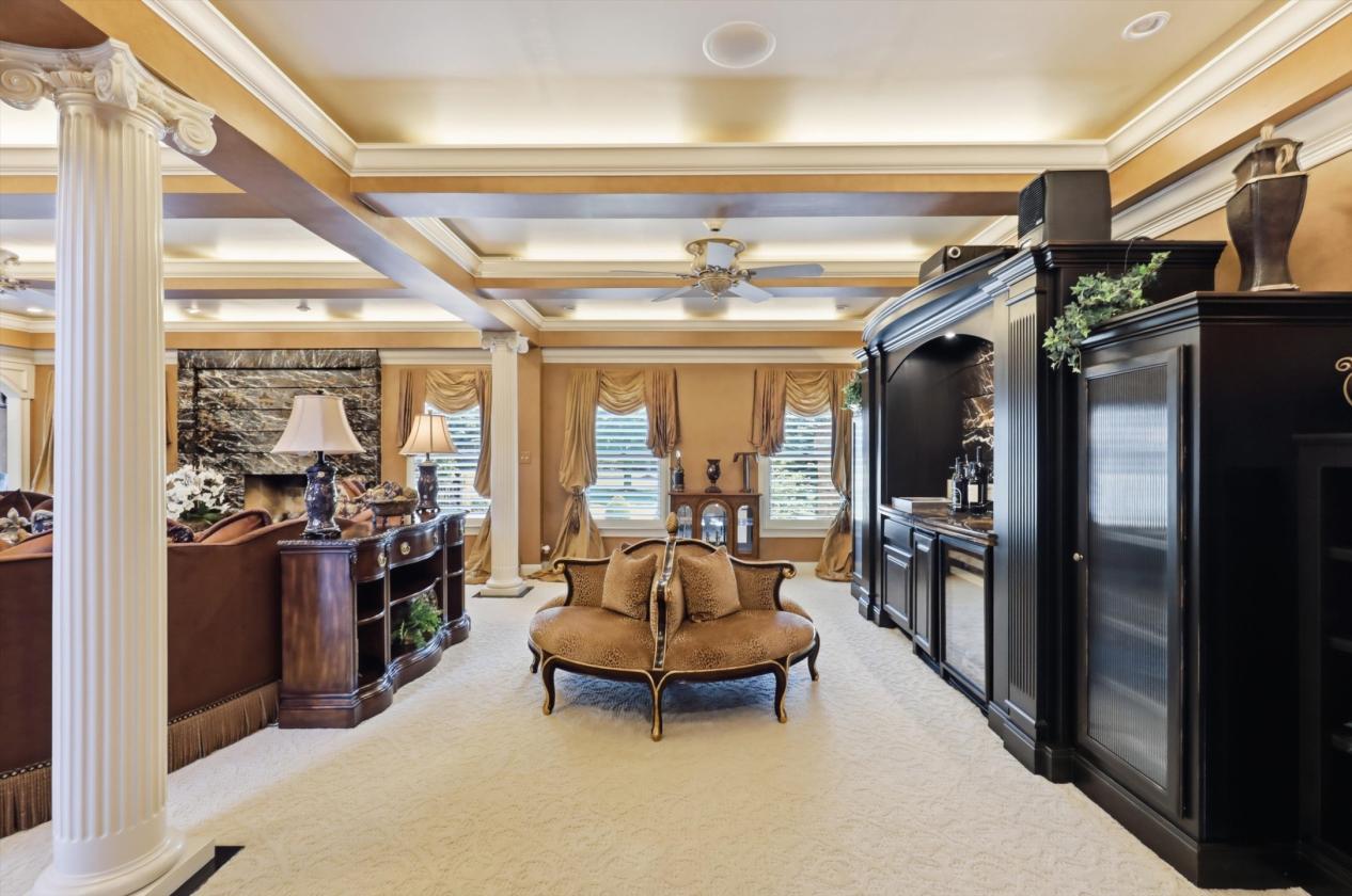 Extraordinary Equestrian Estate - photo 18