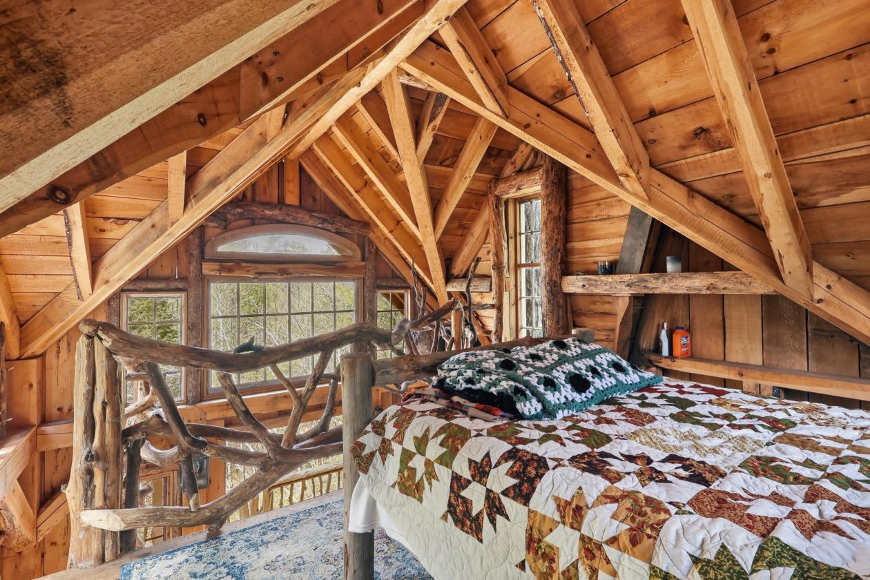 Equestrian Estate with Stunning Antique Farmhouse - photo 17