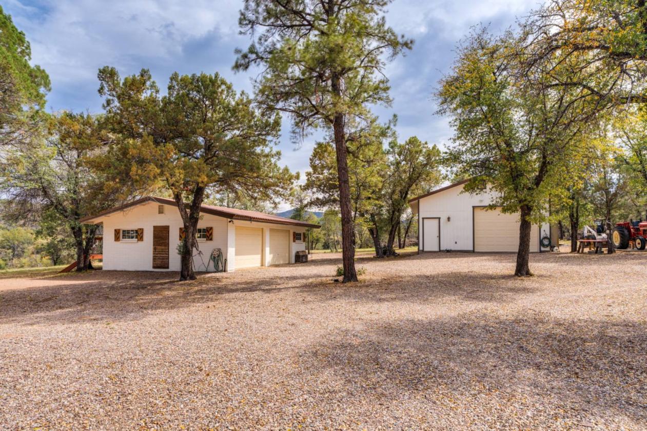 House, Casitas, Shops 20AC bordering Nat'l Forest - photo 6