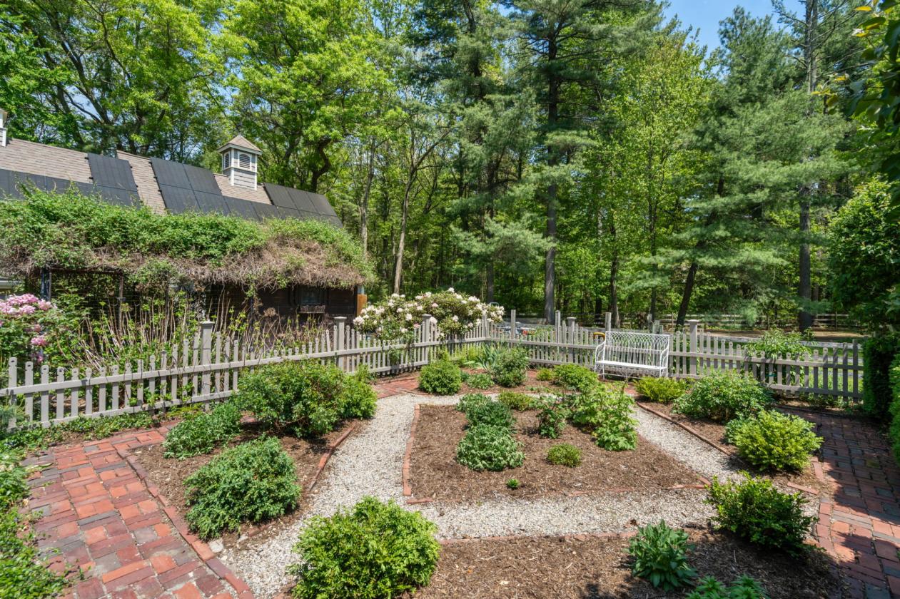 Meticulously Maintained 8 Ac Horse Farm on Trails - photo 24
