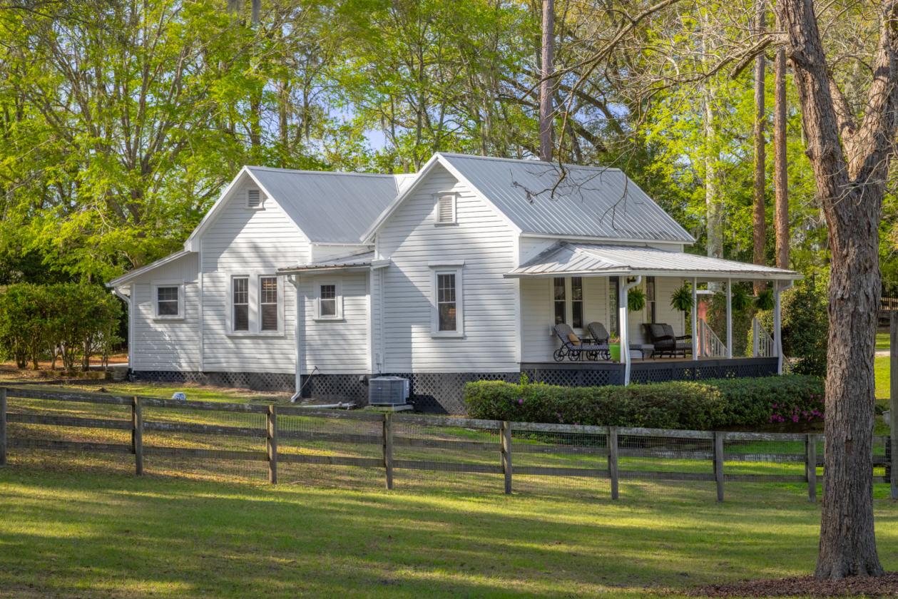 Farmhouse on 5 Acres with Horse Barn - photo 2
