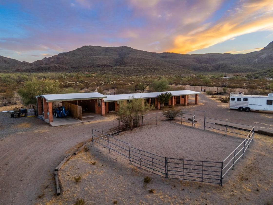 One-Of-A-Kind Tucson Area Ranch - photo 22
