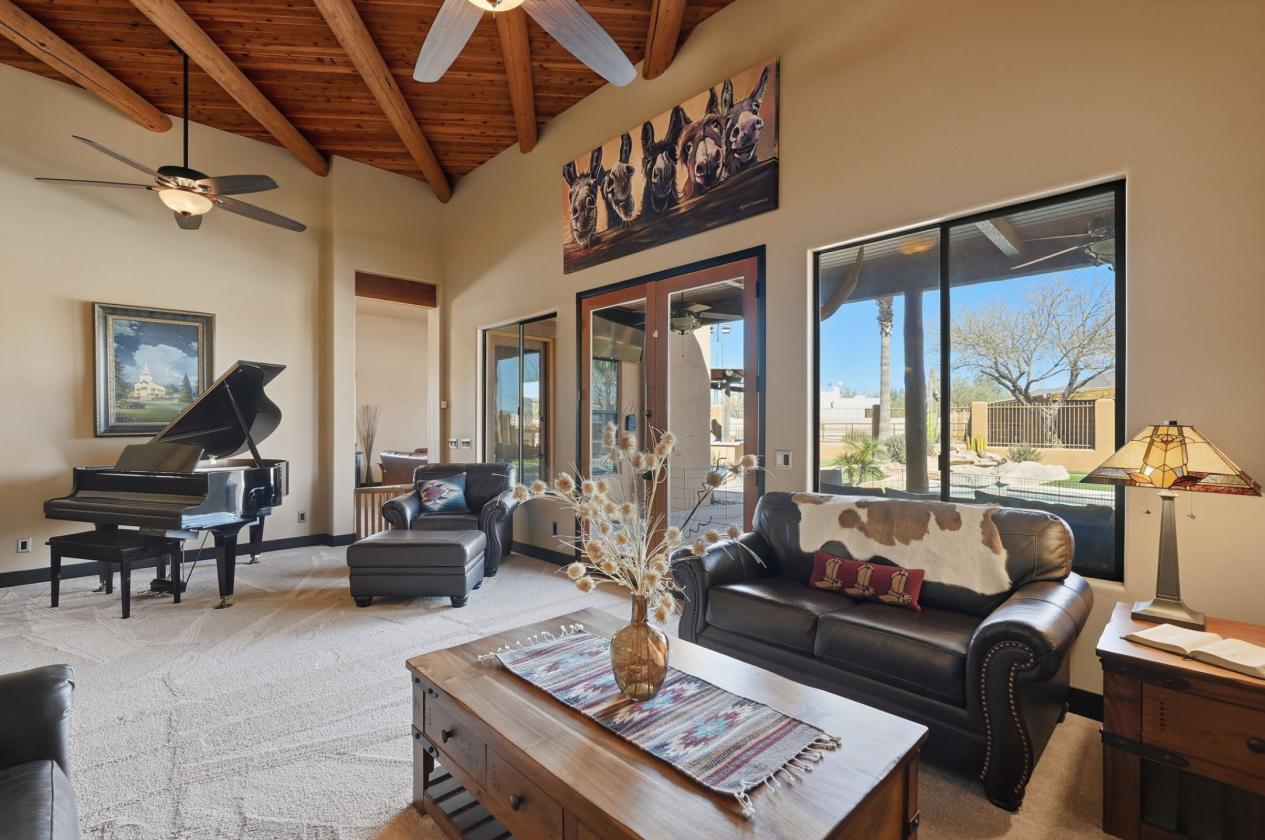 Desert Hills Luxury horse property on over an acre - photo 10