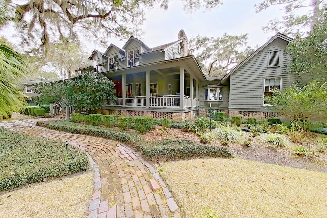 One-of-a-Kind Home in Equestrian Community - photo 4