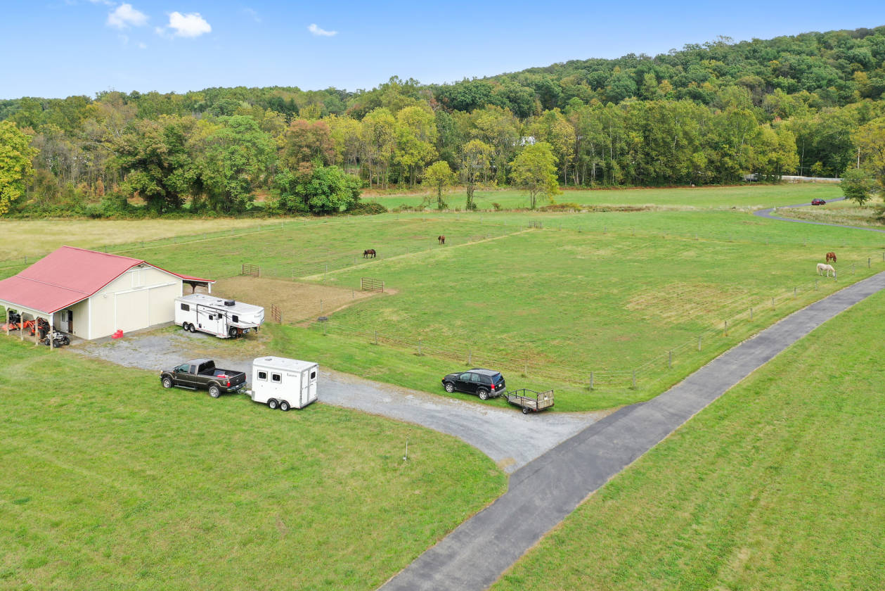 Horse Lovers Property in Berks County, PA Mertztown, Berks County
