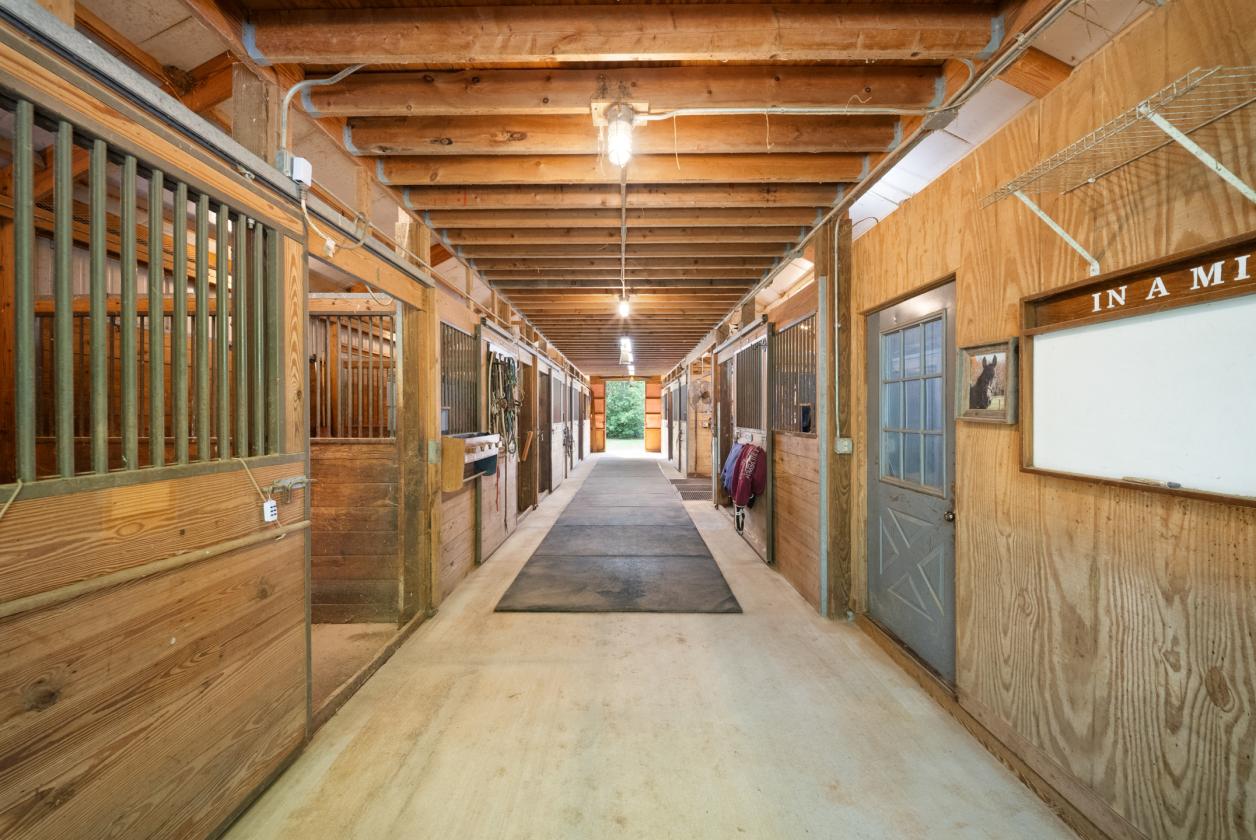 Turnkey 20 ac equestrian property near Warrenton - photo 8