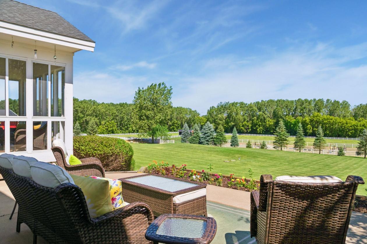 Stunning 5.73 Acre - Equestrian Friendly - Updated - photo 15