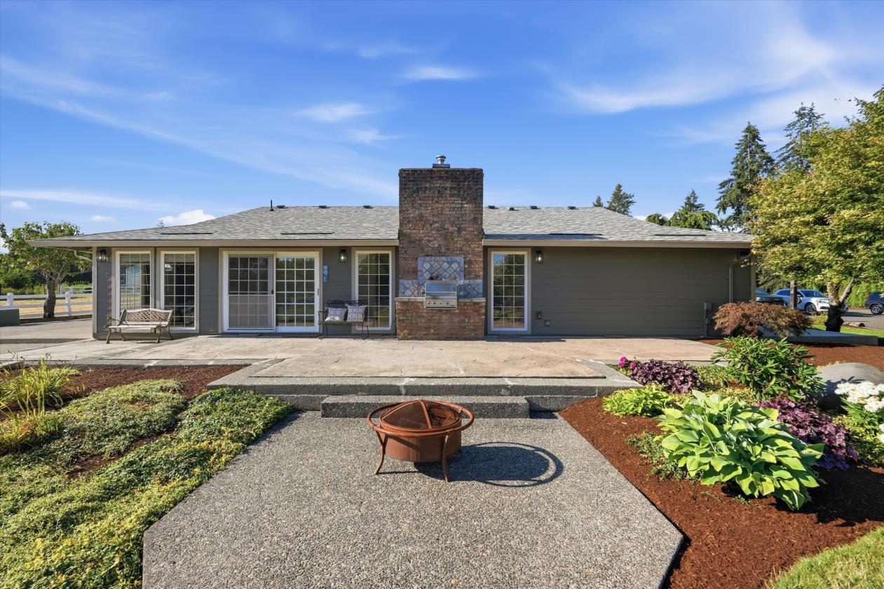 Dividable! Home, Shop & Barn w/Indoor Arena! - photo 23